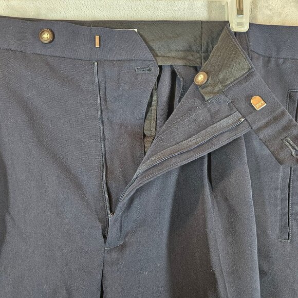 Cutter & Buck Navy Mens 40 Dress Shorts pleated classic vacation cruise casual - Picture 3 of 12